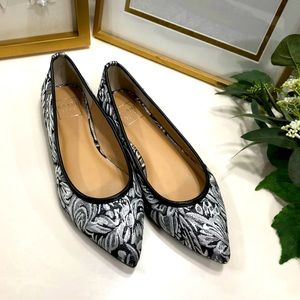 NWOT glam embroidered Kaari Blue flats 7.5 W!